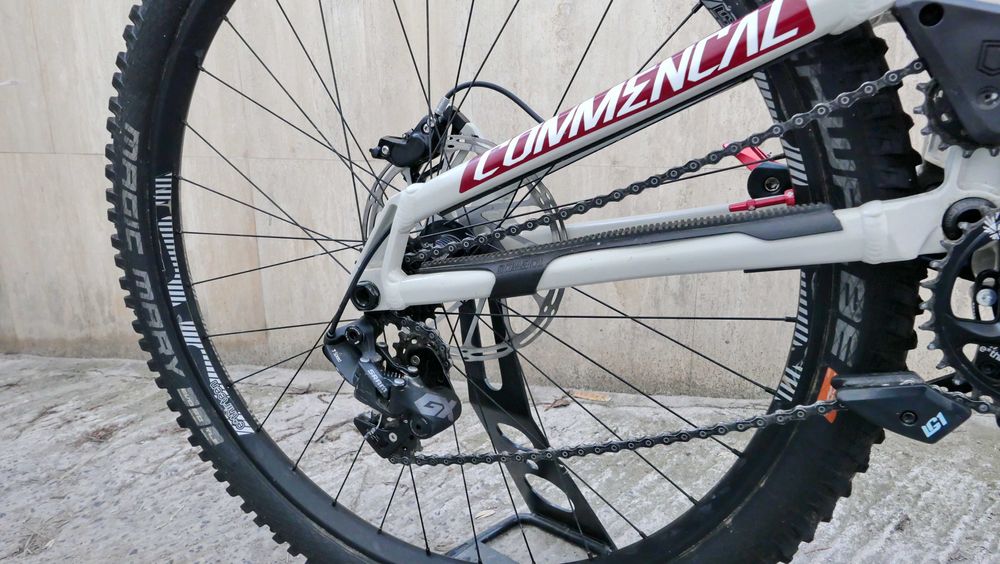 Commencal Supreme DH 29 Team – състезателен Downhill