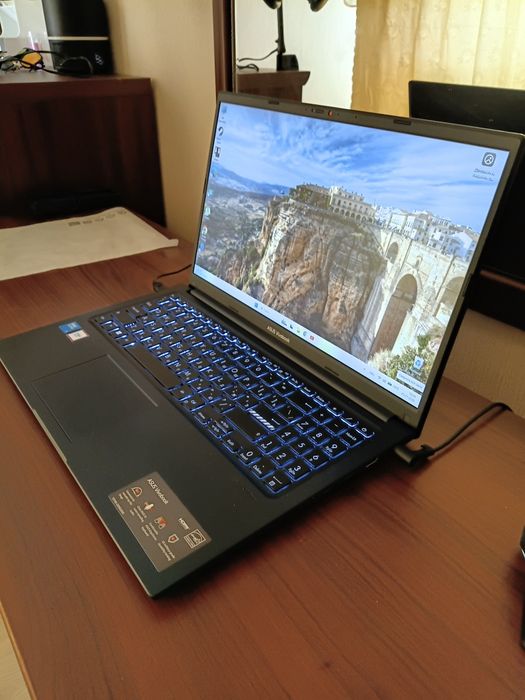 Продам ноутбук Asus VivoBook 15