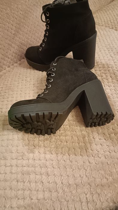 Ghete marimea 37 H&M