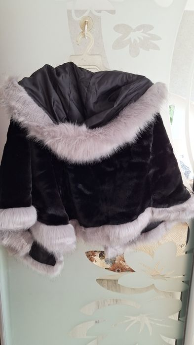Capa de blana elegantă