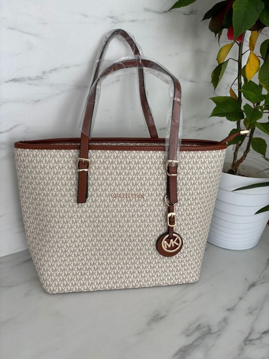 Genti Guess / Ysl si Michael Kors