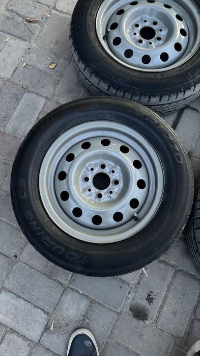 Шинa r14 комплект