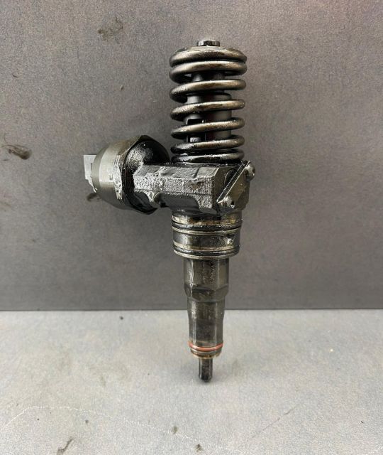 Injector motorina 038 130 073 aj/BC Audi A4 B6