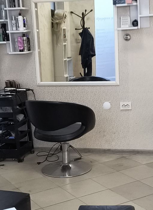 Измивна колона и фризьорски стол