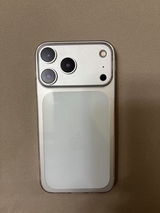 Iphone 11 в корпусе 17