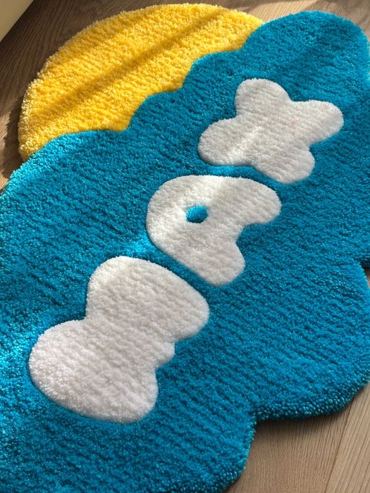 Персонализиран детски килим с име – ръчна изработка по поръчка