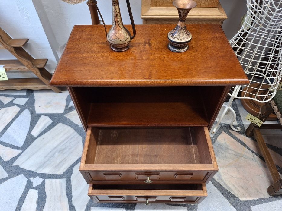 Винтидж шкаф орех