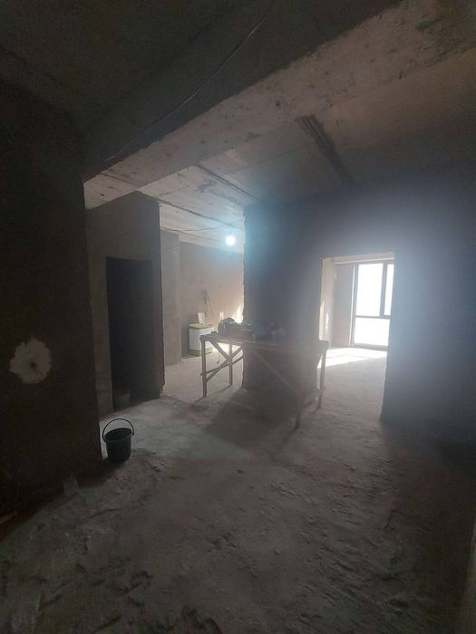 Eshonguzar 74 kv yangi bino kodastr bor