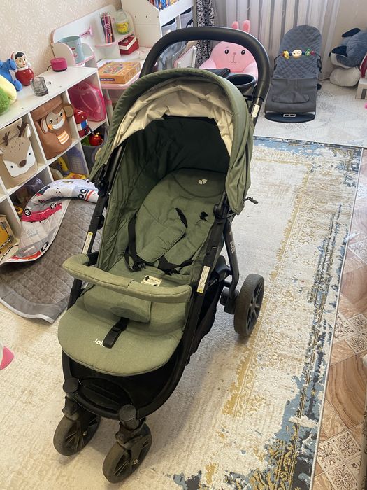 Коляска детская Joie