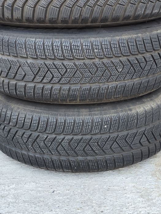 4 Броя 215/65/17 2xFalken 8,2mm 2xPirelli 6,6mm