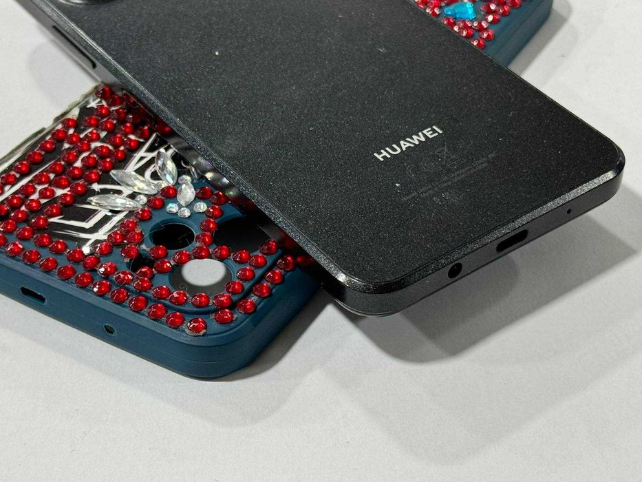 Продавам Huawei Nova Y61