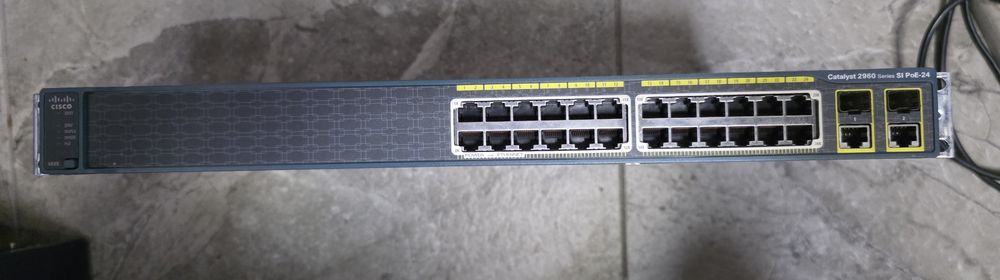 Switch Cisco Catalyst WS-C2960-24PC-S