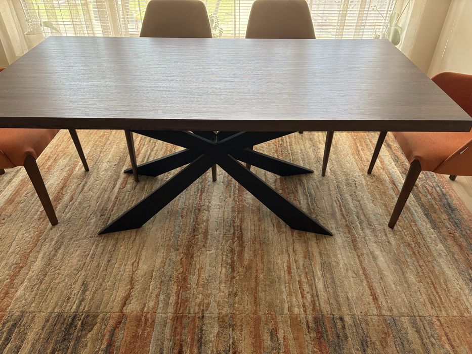 Трапезни столове и маса