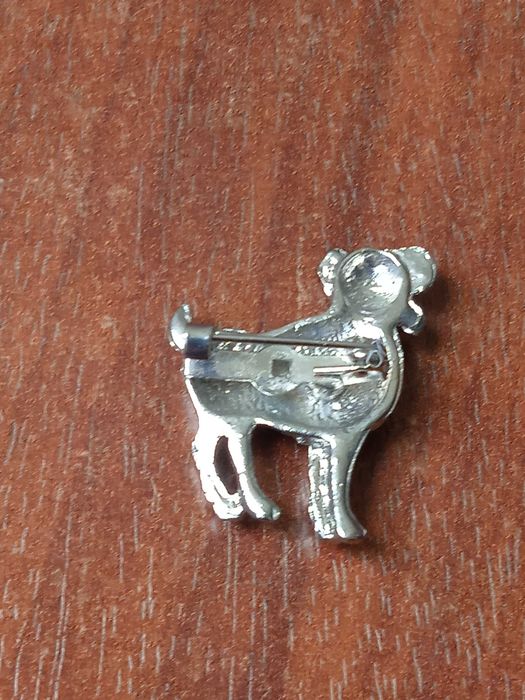 Дамска брошка с цирконий