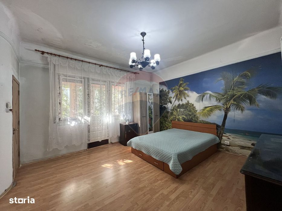 Apartament cu 3 camere de vânzare în zona Bucur Obor