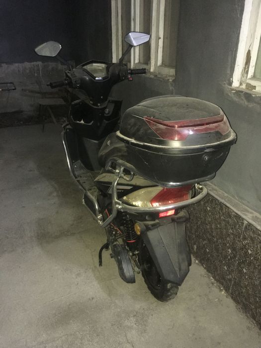 Skuter sotiladi (6 ta akkumulyatorli, akkumulyatorsiz)