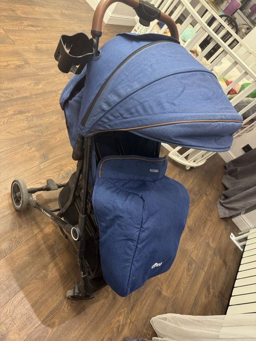 Коляска Прогулочная удобная легкая !