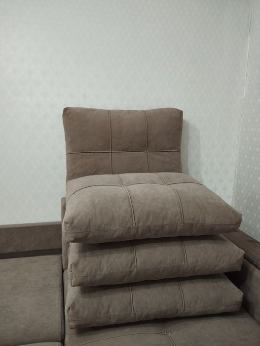 Продам диван в отличном состояние