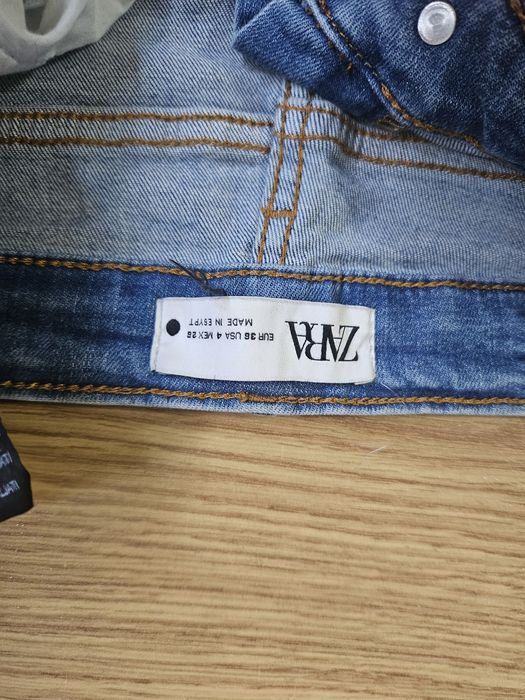 Дънки чарлзтон зара