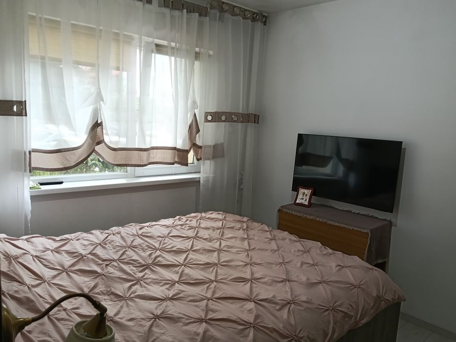 Vând  apartament 3 camere, decomandat