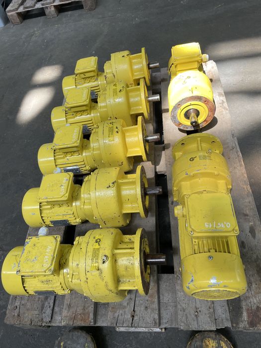 Фланцов мотор-редуктор/редуктори