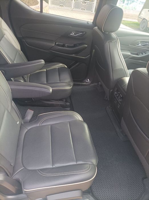 Продам автомобиль TREVERS