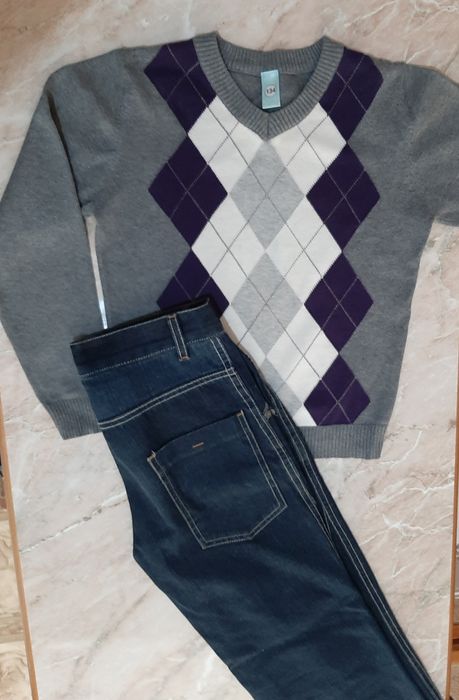Свитер и джинсы детские