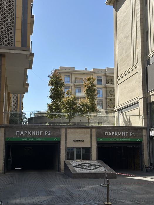 Парковка Мирабад Авеню