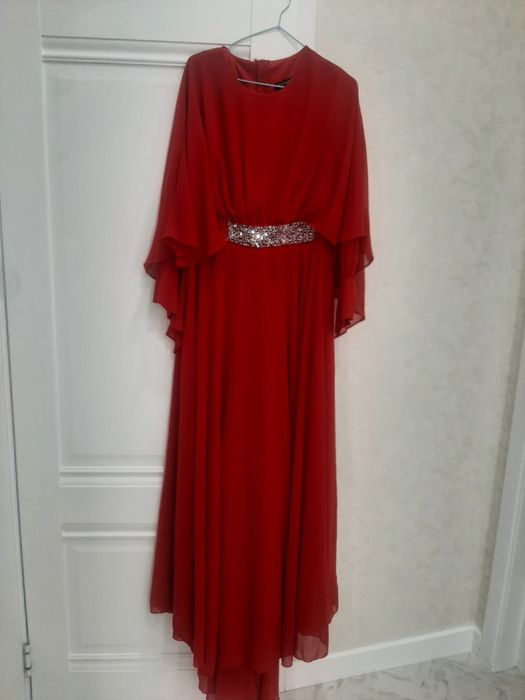 Платье вечернее .