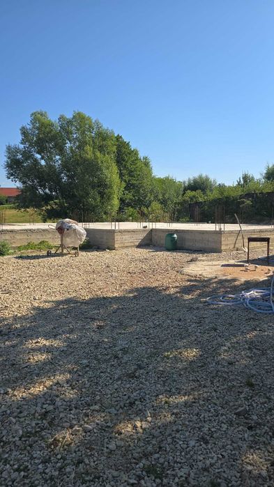 Teren si construcție începută