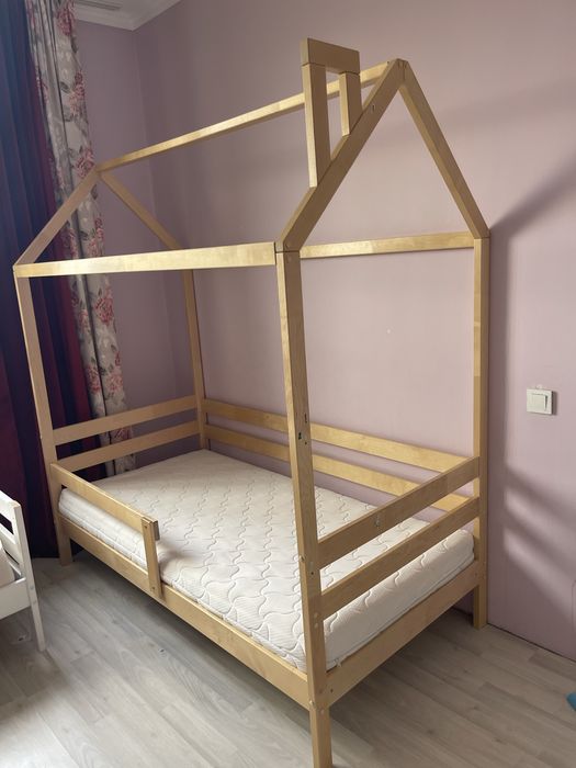 Детская кровать домик