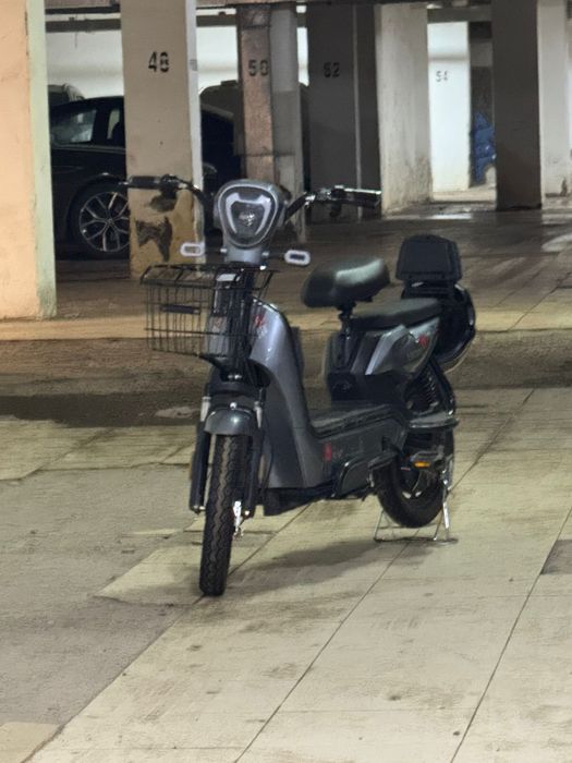 Продам электро скутер ск8