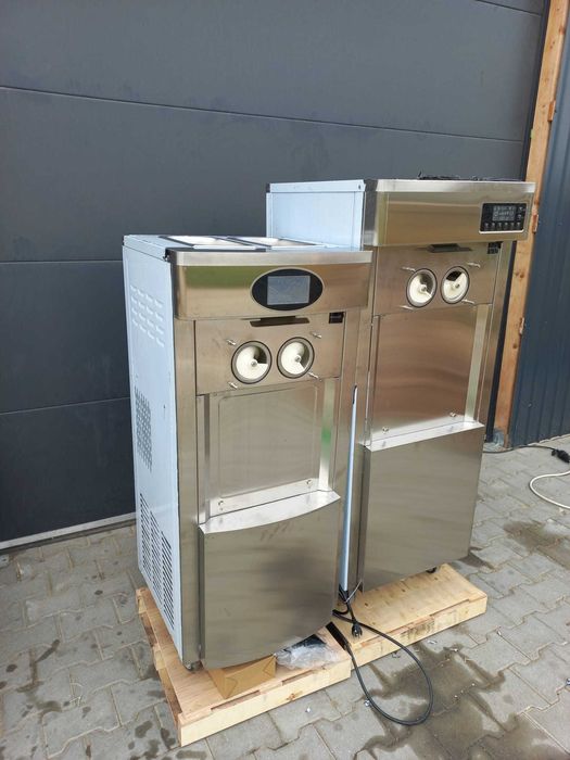 Masina de inghetata profesionala Soft 2+1 Arome 220v 2450W NOUA