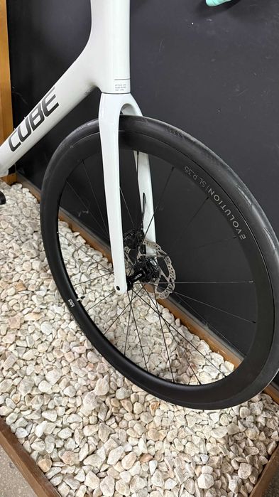 Cube Attain SLX C62 2025-2026 Carbon Di2 2x12 bicicleta road endurance