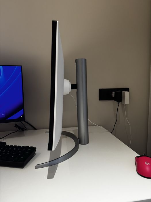 Монитор 27" LG 27UP850K-W.ARUZ белый