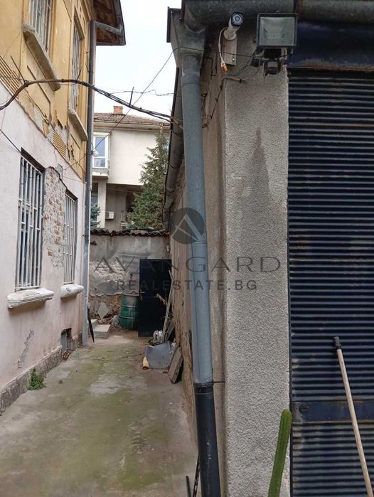 Продава се Къща в Пловдив, Център - 180 кв.м за 1778 €/кв.м - Снимка #8