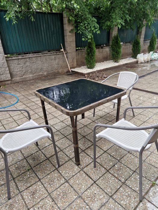 Продам стулья и стульчики