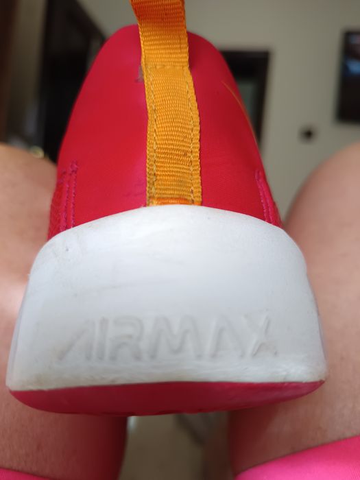 Красиви и удобни оригинални маратонкиNike