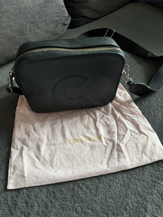 Coccinelle чанта черна кожена