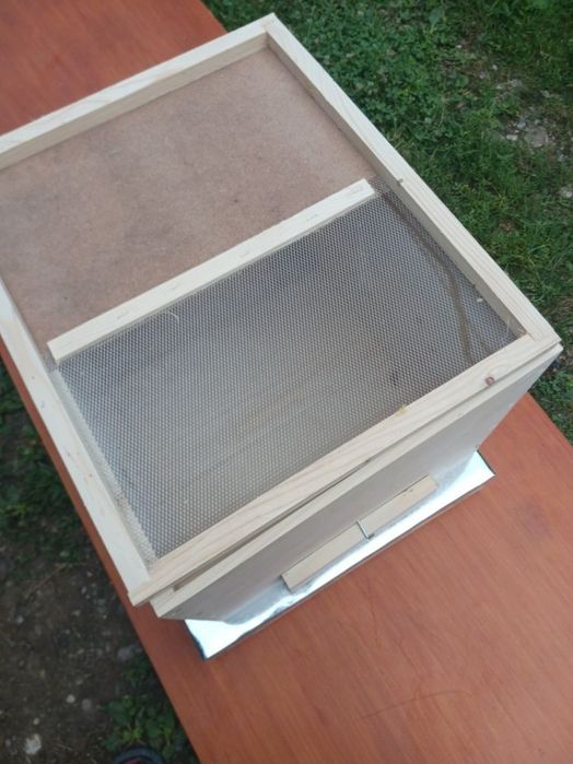 Cutii stupi pe 10 sau 12 rame