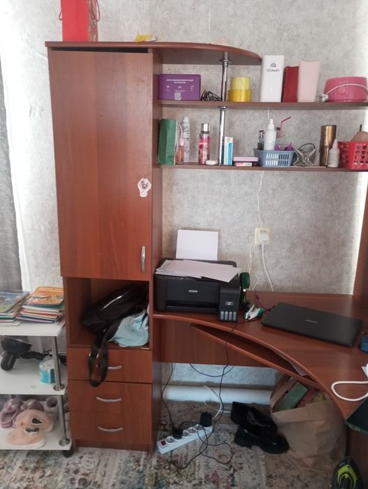 Продам компьютерный стол