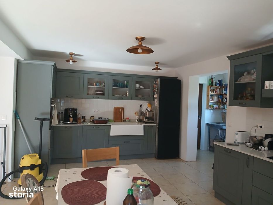 Casa la tara langa Valenii de Munte