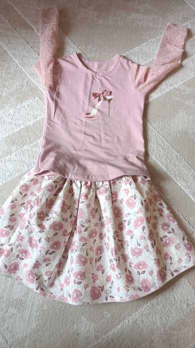 Продам костюм на девочку