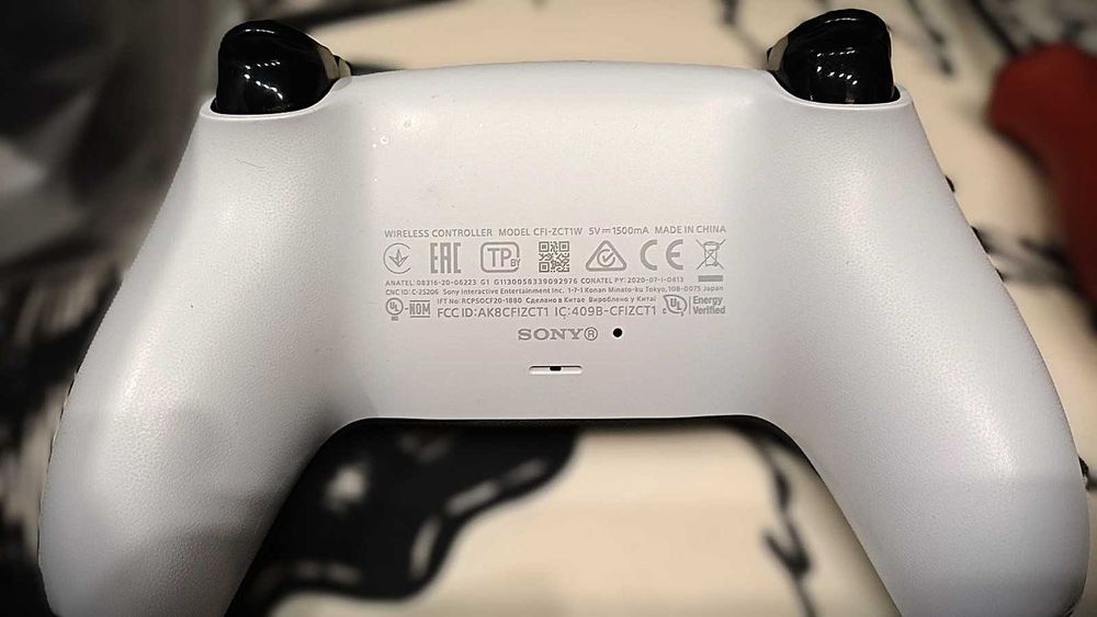 PlayStation 5 Digital Edition + 2 джойстика + зарядна станция