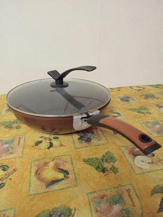 Продам сковороду.