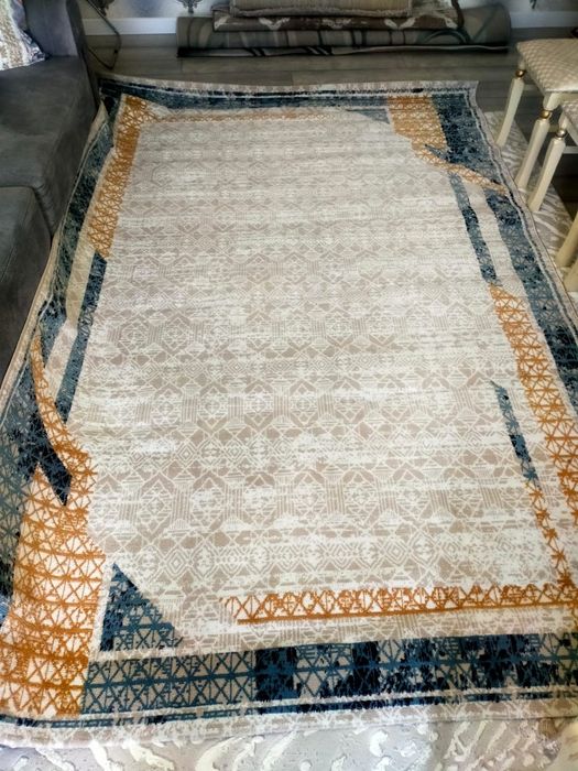 Продам ковер новый