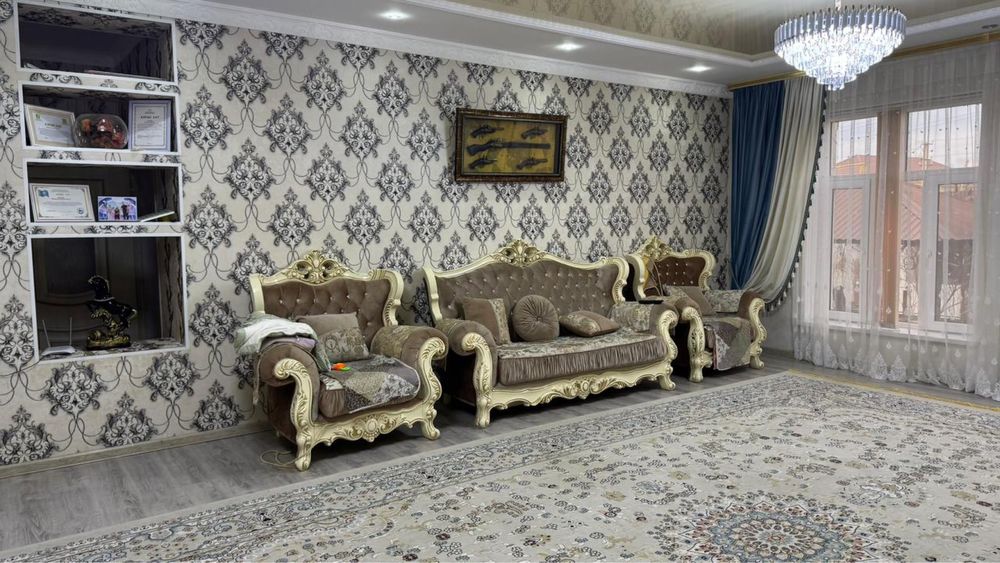 Диван Королевская