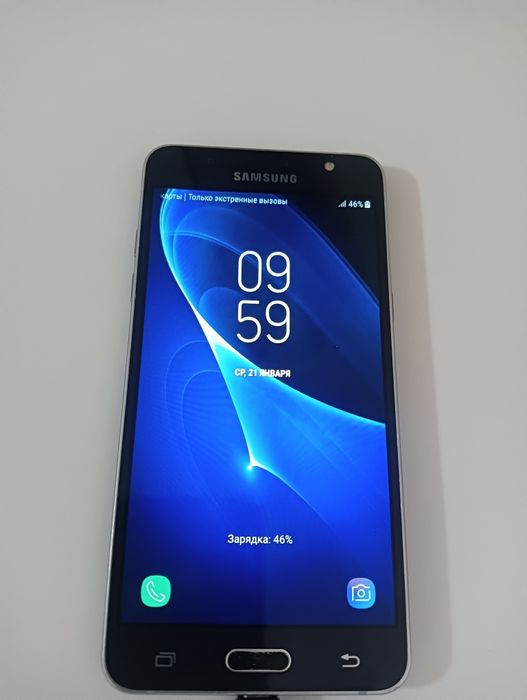 Продам телефон Samsung J5