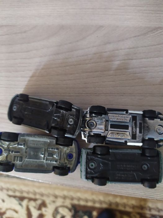 Продам гоночки Хот вилс.