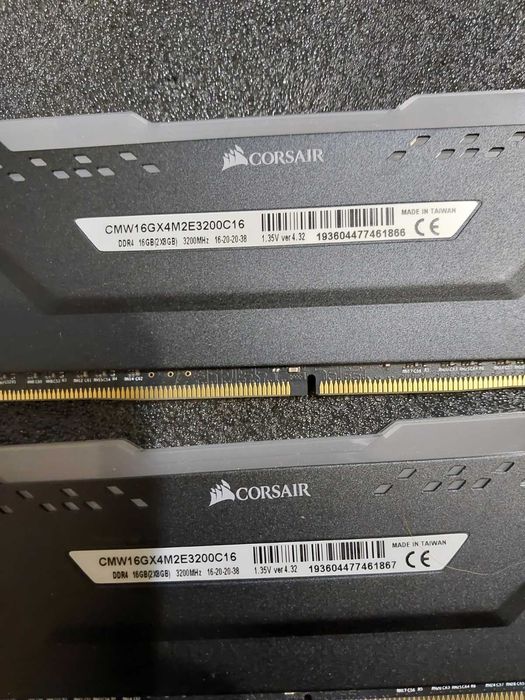 16GB DDR4 3200Mhz CL16 - Corsair Vengance RGB Pro